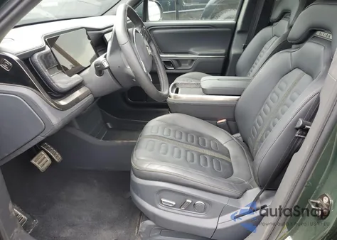 2022 Rivian R1T Launch Edition z USA, uszkodzony, nr VIN 7FCTGAAL2NN000495